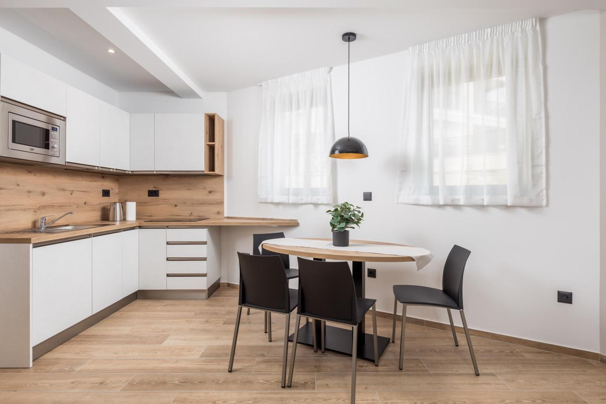 Belinda Apartments With Balcony & Private Parking Opatija Eksteriør bilde