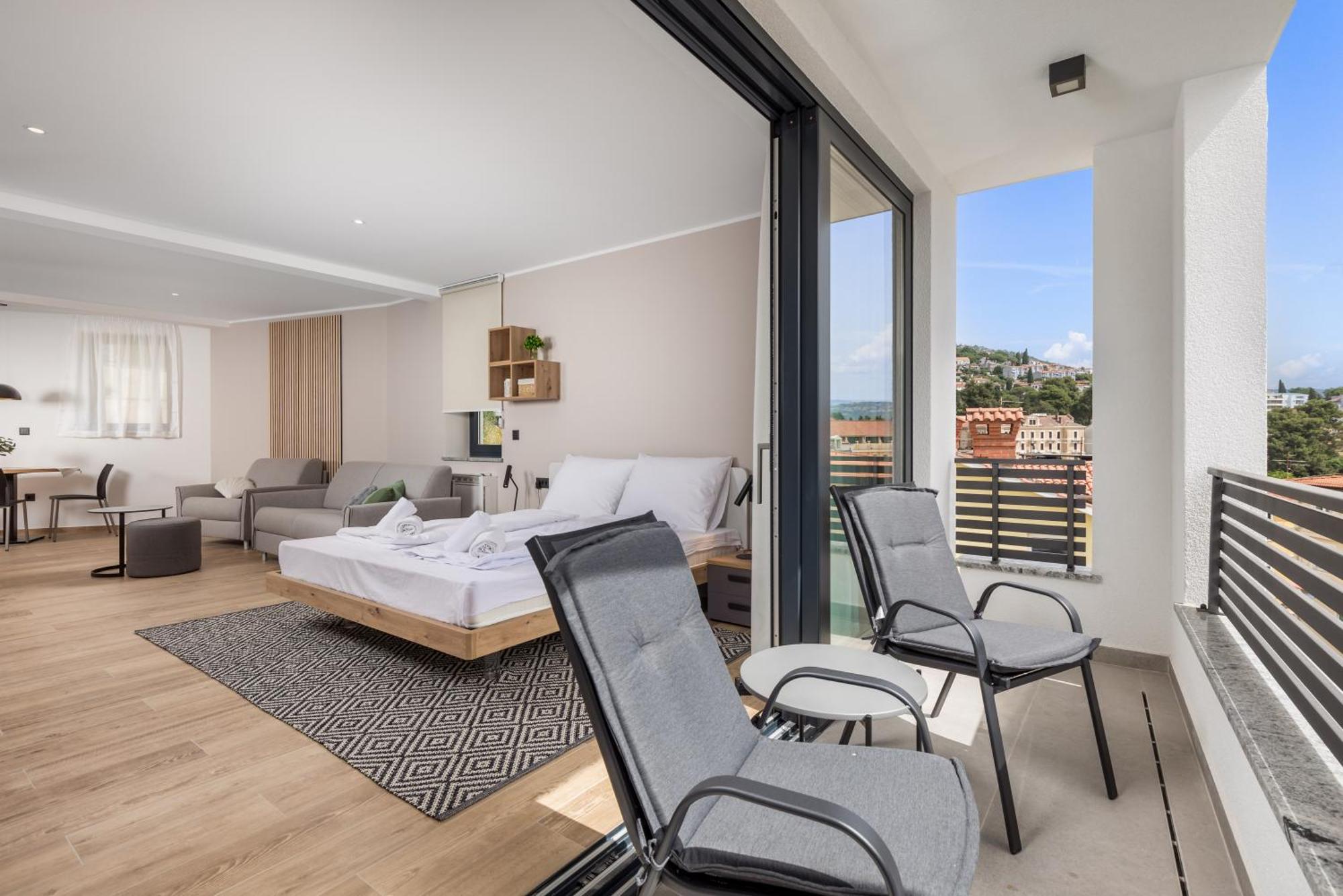 Belinda Apartments With Balcony & Private Parking Opatija Eksteriør bilde