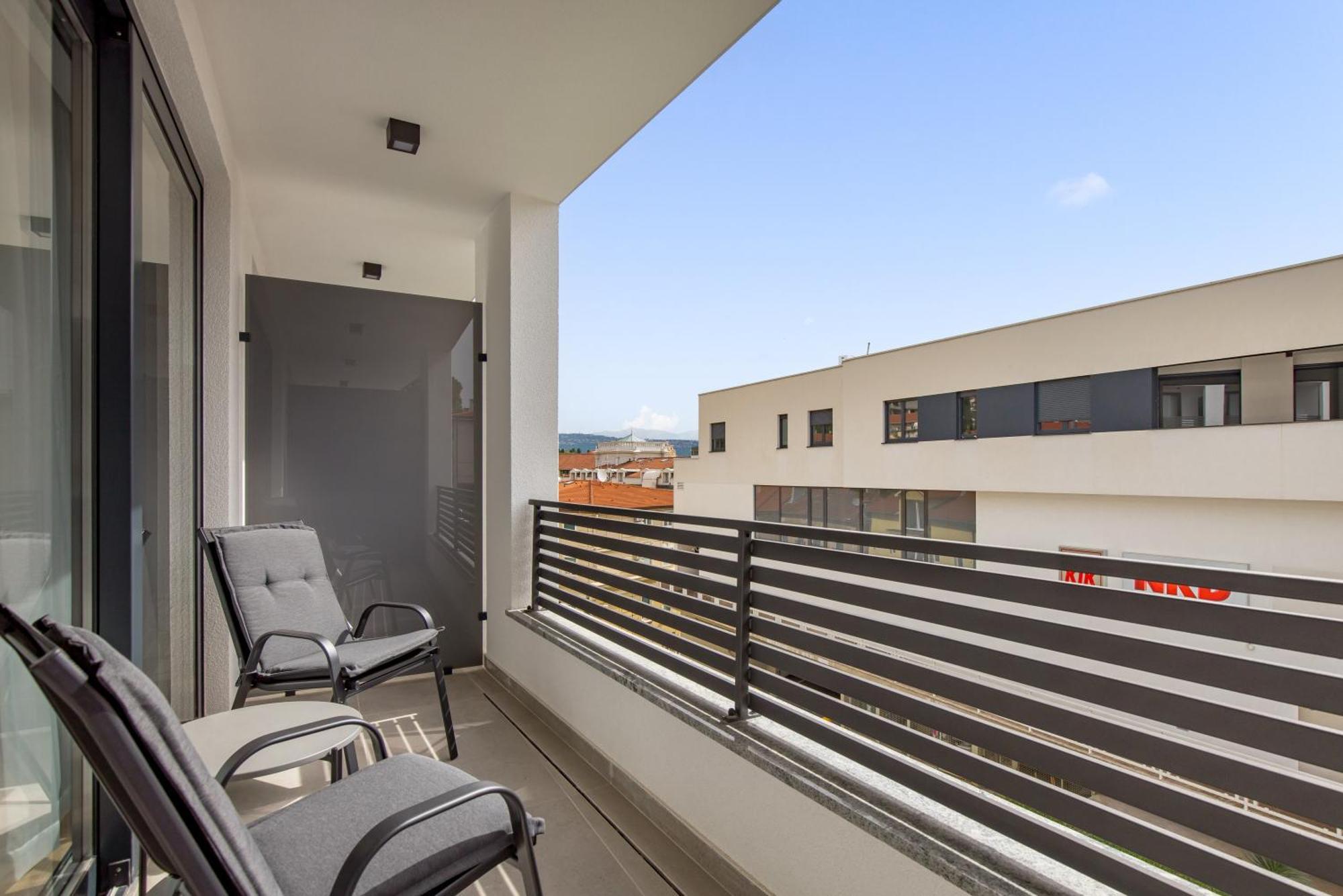 Belinda Apartments With Balcony & Private Parking Opatija Eksteriør bilde