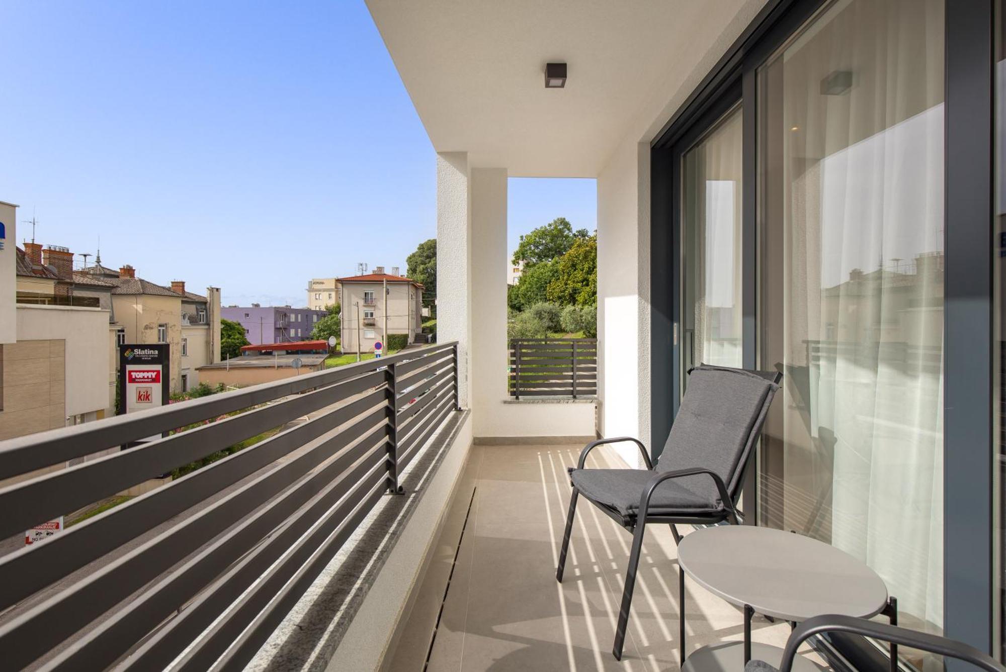Belinda Apartments With Balcony & Private Parking Opatija Eksteriør bilde