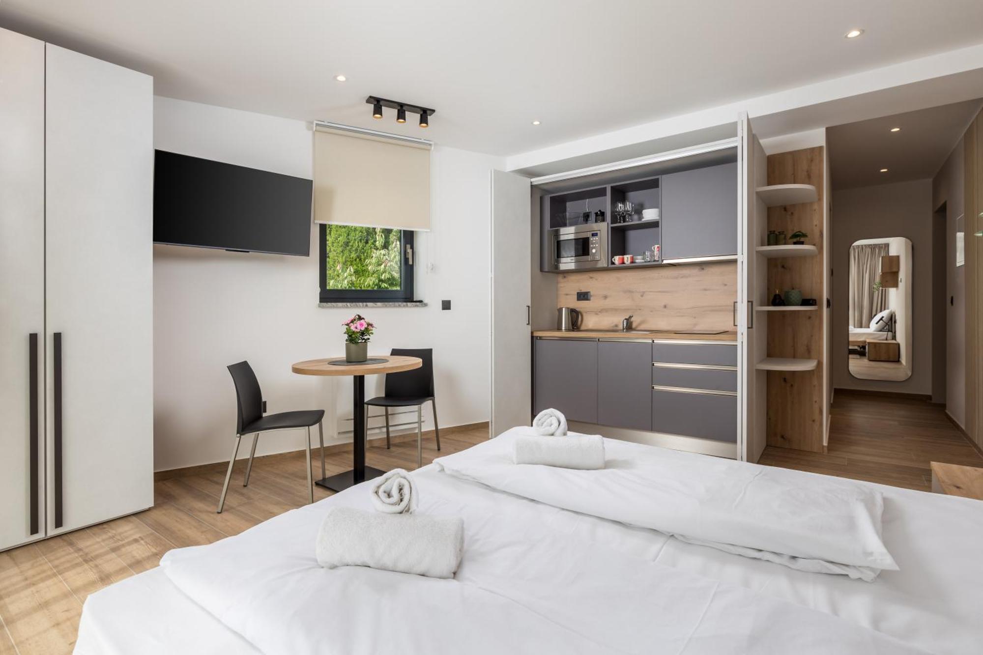 Belinda Apartments With Balcony & Private Parking Opatija Eksteriør bilde