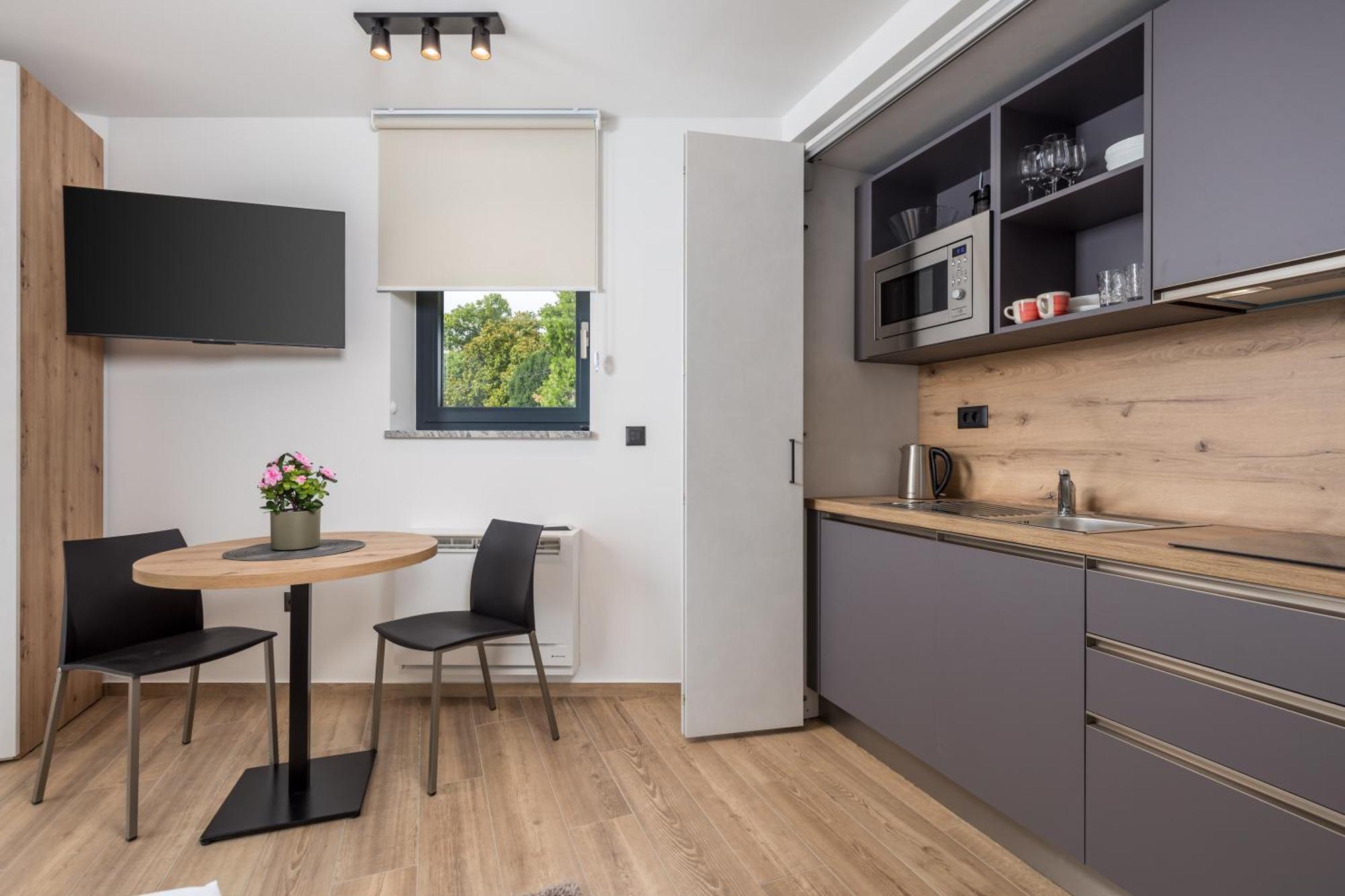 Belinda Apartments With Balcony & Private Parking Opatija Eksteriør bilde