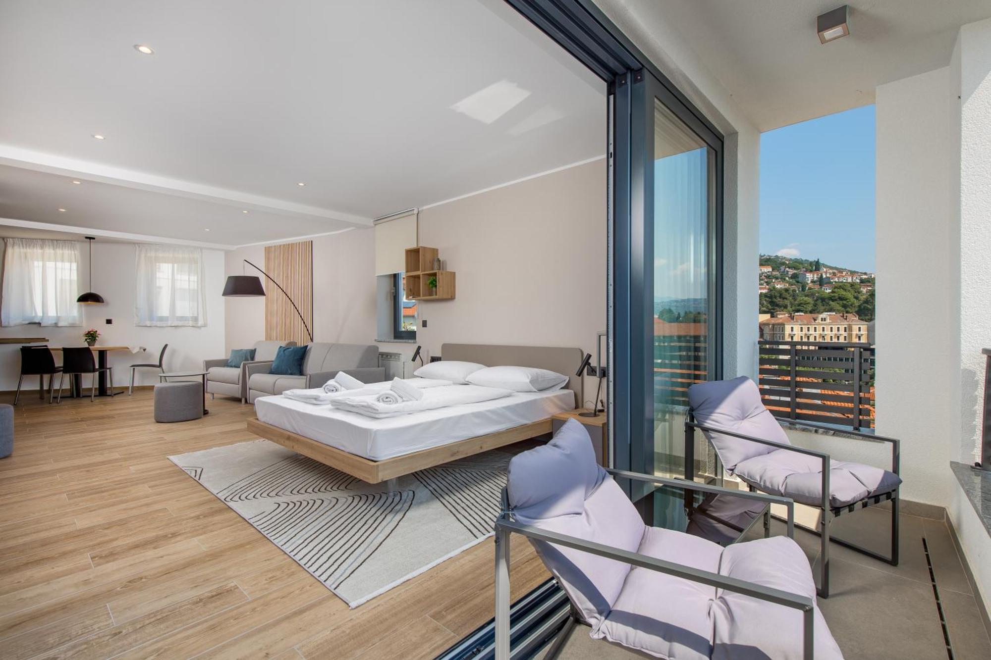 Belinda Apartments With Balcony & Private Parking Opatija Eksteriør bilde