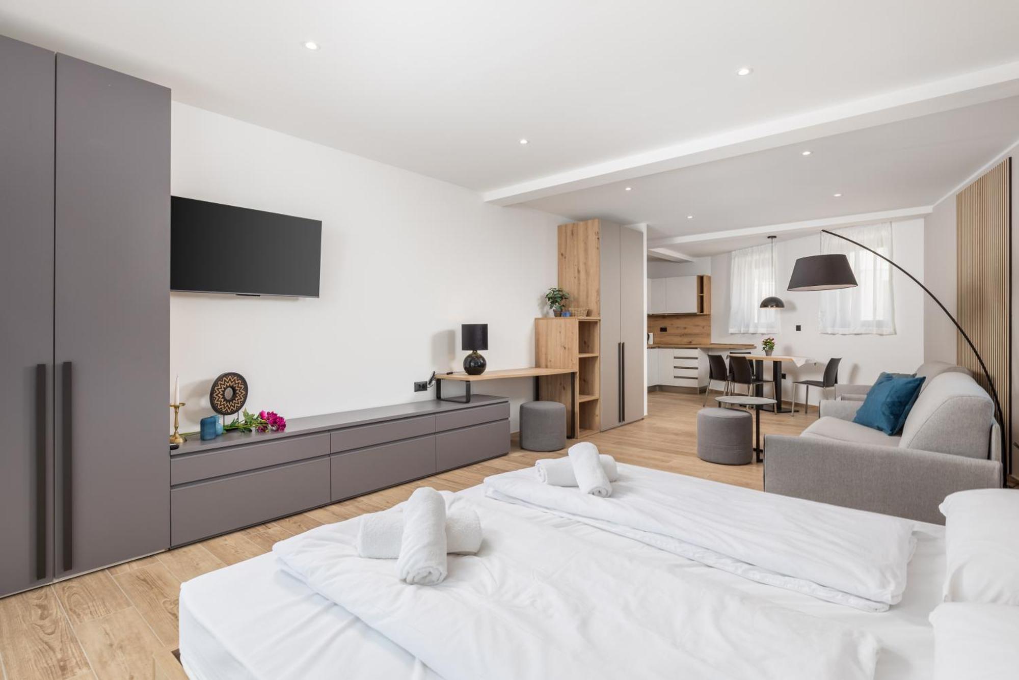 Belinda Apartments With Balcony & Private Parking Opatija Eksteriør bilde