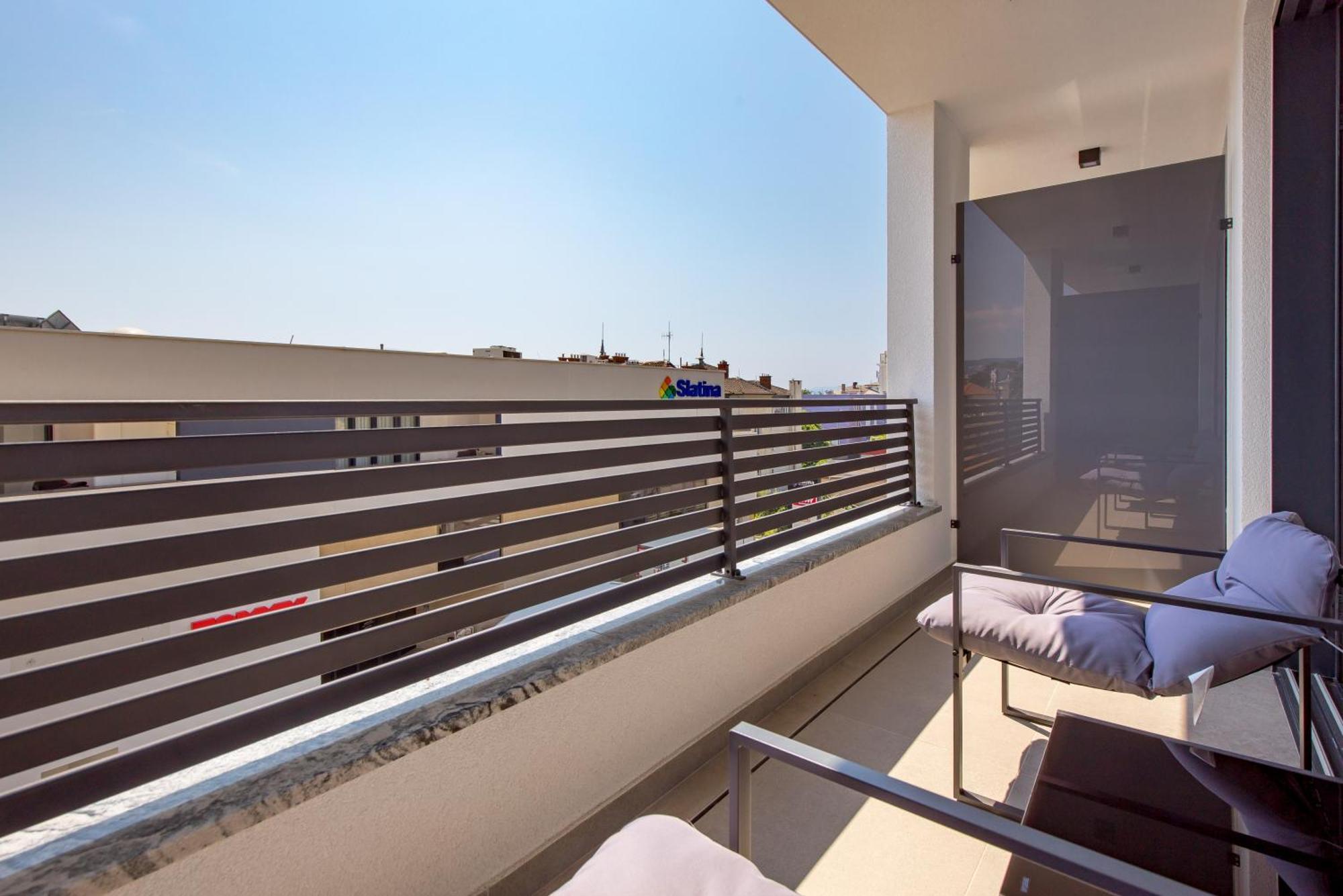 Belinda Apartments With Balcony & Private Parking Opatija Eksteriør bilde
