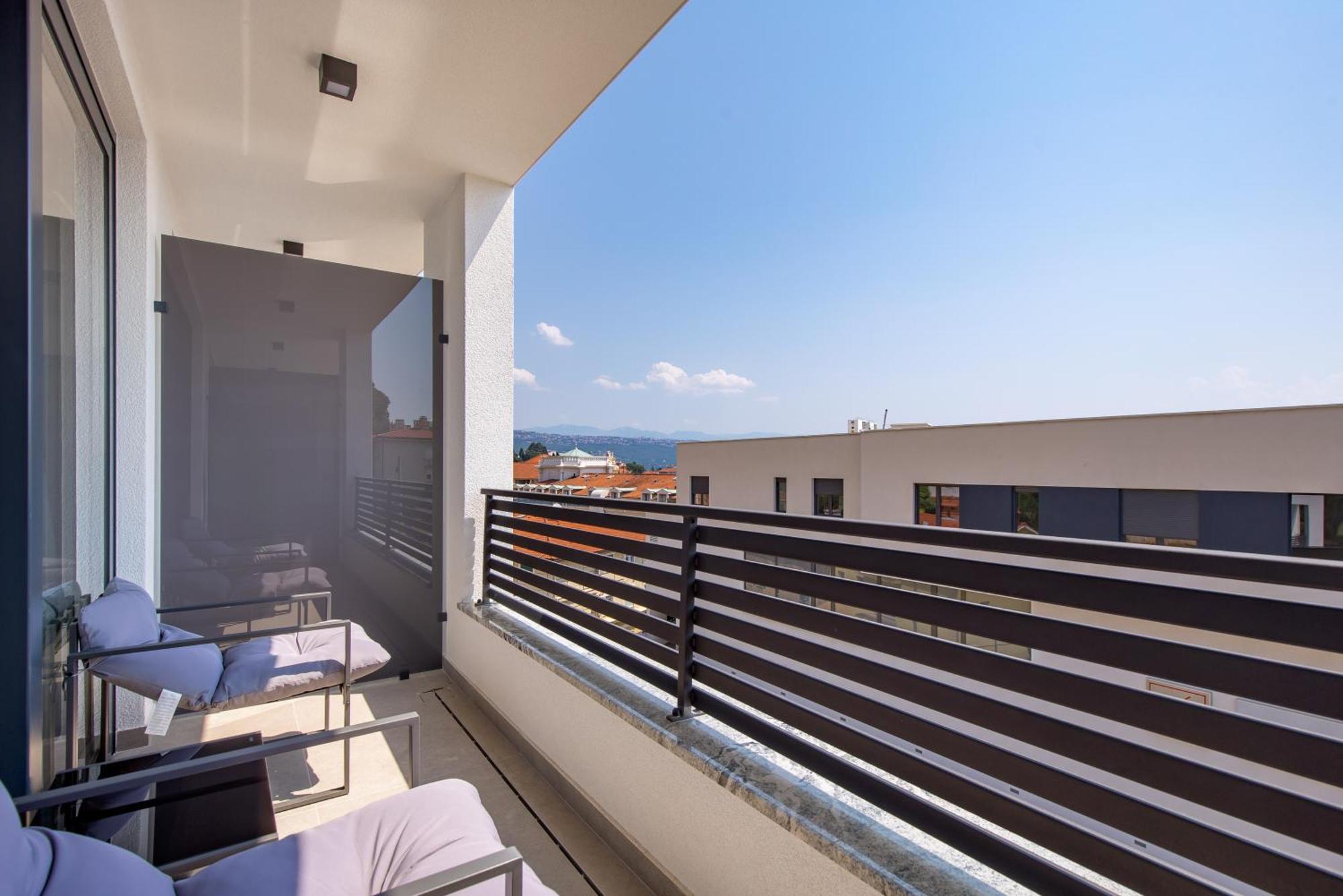 Belinda Apartments With Balcony & Private Parking Opatija Eksteriør bilde