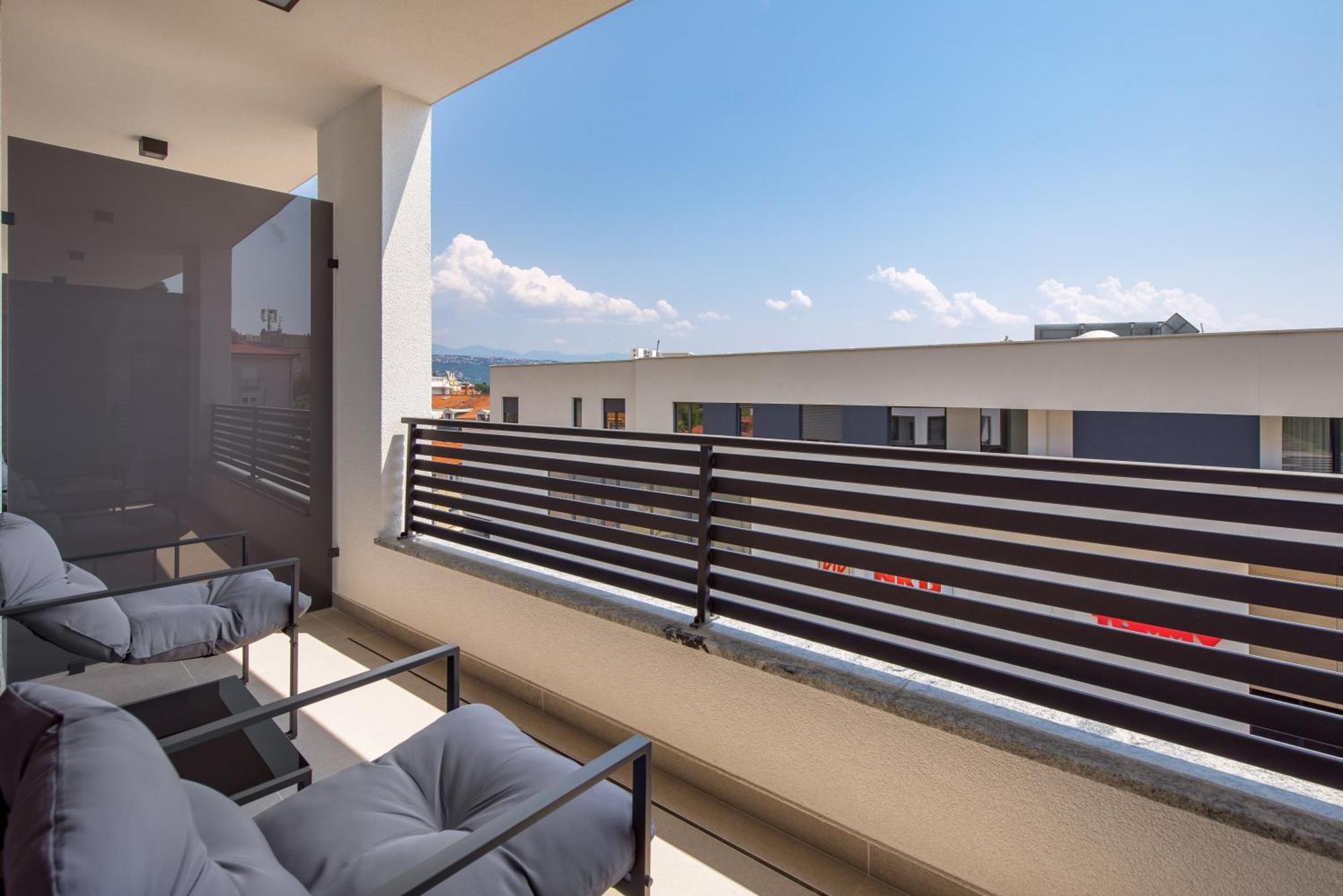 Belinda Apartments With Balcony & Private Parking Opatija Eksteriør bilde