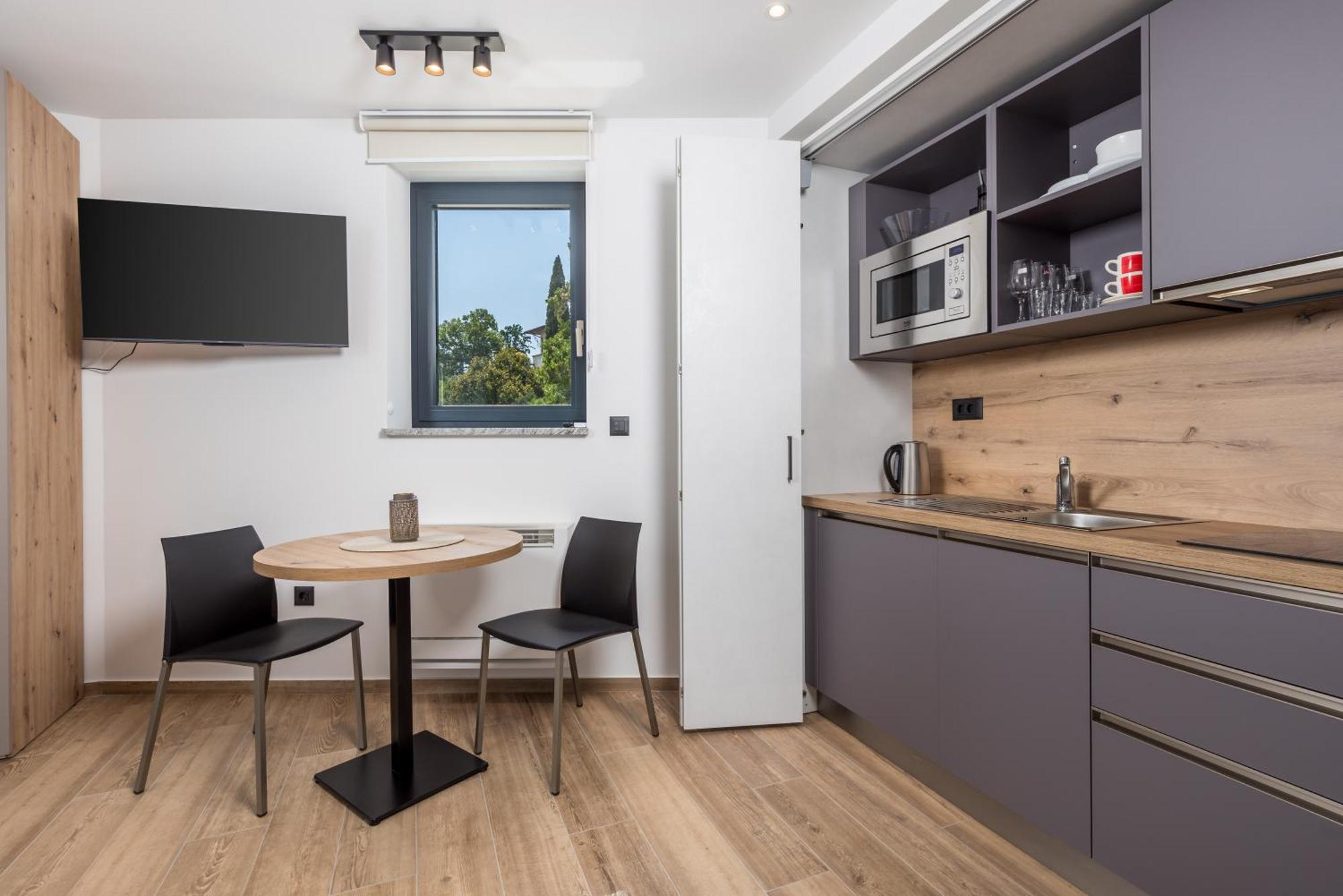 Belinda Apartments With Balcony & Private Parking Opatija Eksteriør bilde